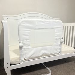 Crib Child Craft  With Mattress 
