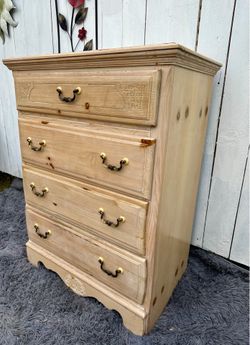 Vintage dresser