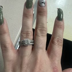 Woman Wedding Ring And Band 