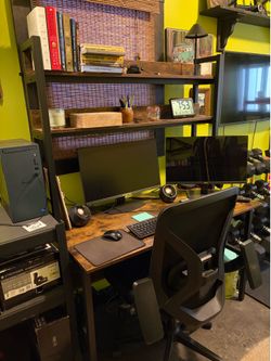 Computer Desk, can deliver