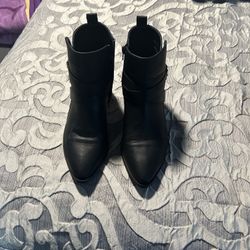 Women’s Short Boots 