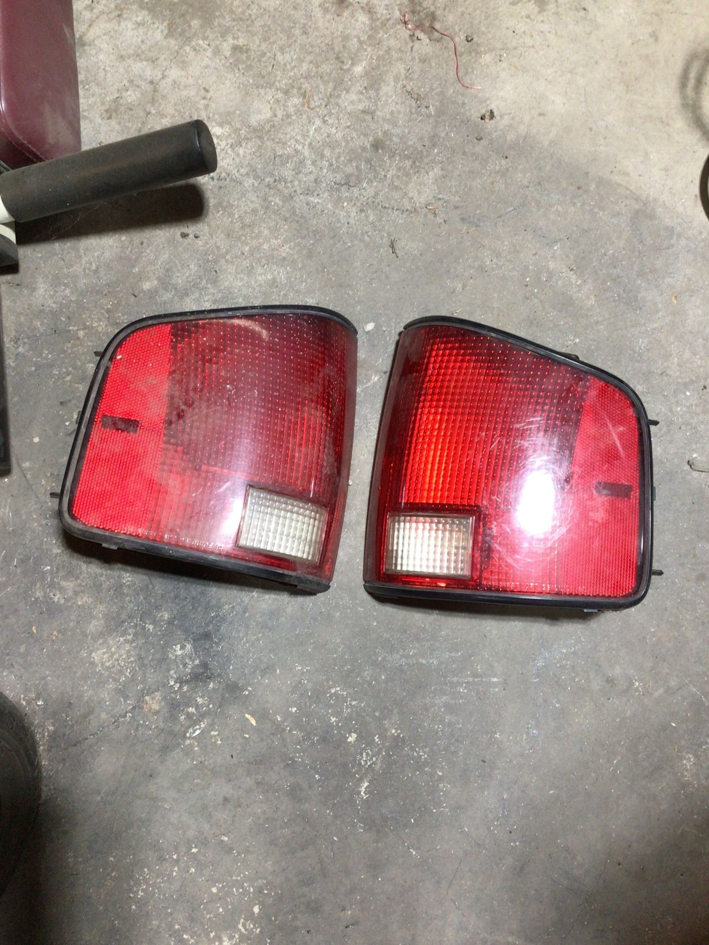 GMC Sonoma Chevy S10 Taillights