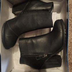 Womens High heel Booties Size 7.5 $10