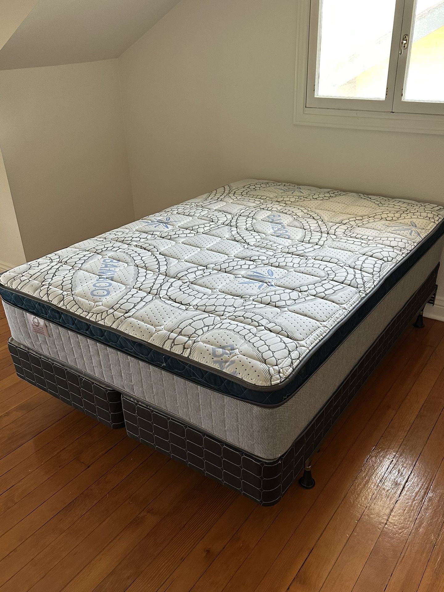 Full Size Mattress Pillow Top 12” Thick. All Sizes Available. Same Day Delivery. Brand New Mattresses