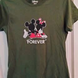 Ladies Size Medium Disney shirt 