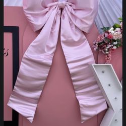 Giant Bows