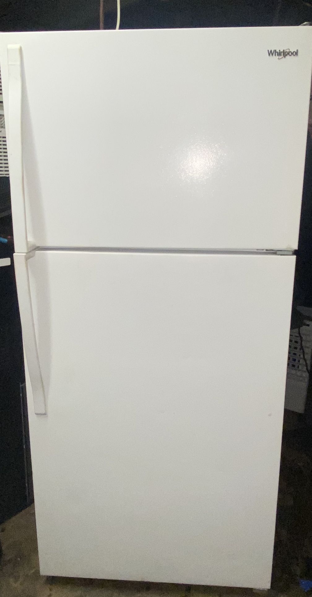 Whirlpool 14.3-cu ft Top-Freezer Refrigerator 