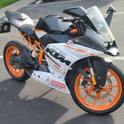 2015 KTM RC390