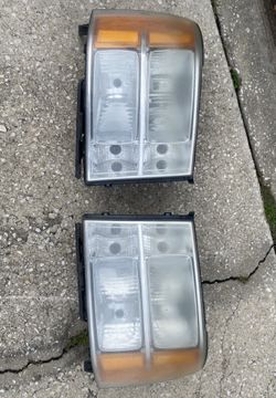 2007-13 GMC Sierra / Silverado Headlights OEM