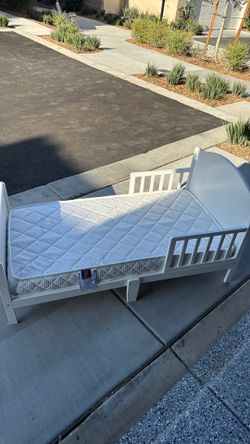 Delta Toddler Bed including Letmxiu mattress