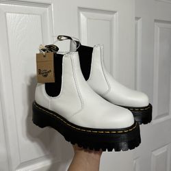 DR MARTENS PLATFORM BOOTS