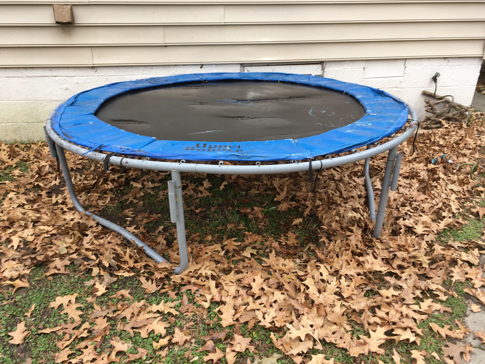 Trampoline 6ft. round upper bounce