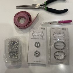 Sewology Silver Rhinestone Buckle Set With Sewing Tools, New!