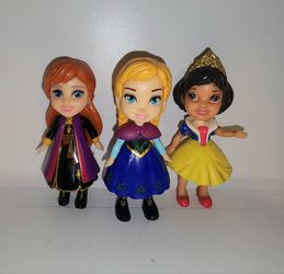 Disney 3 inch mini doll figure Snow White and Frozen Anna