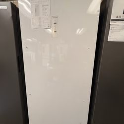 Frigidaire 20 cu ft stand up freezer