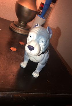 Dog statue bobble head