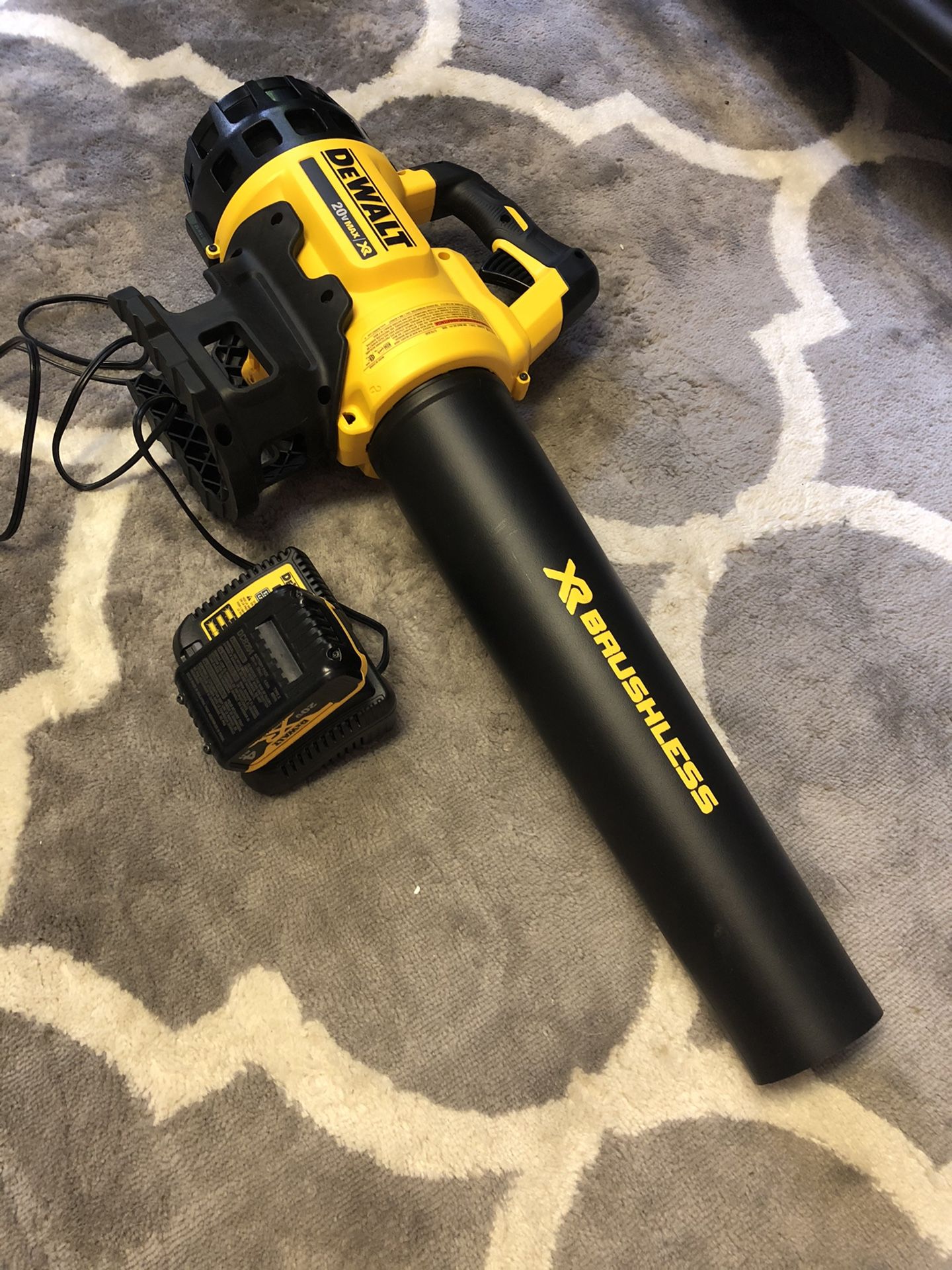 Dewalt 20V Cordless Leaf Blower and Weed Wacker