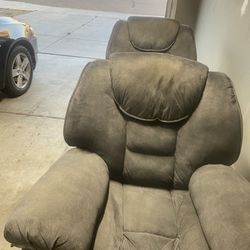 2 recliners 