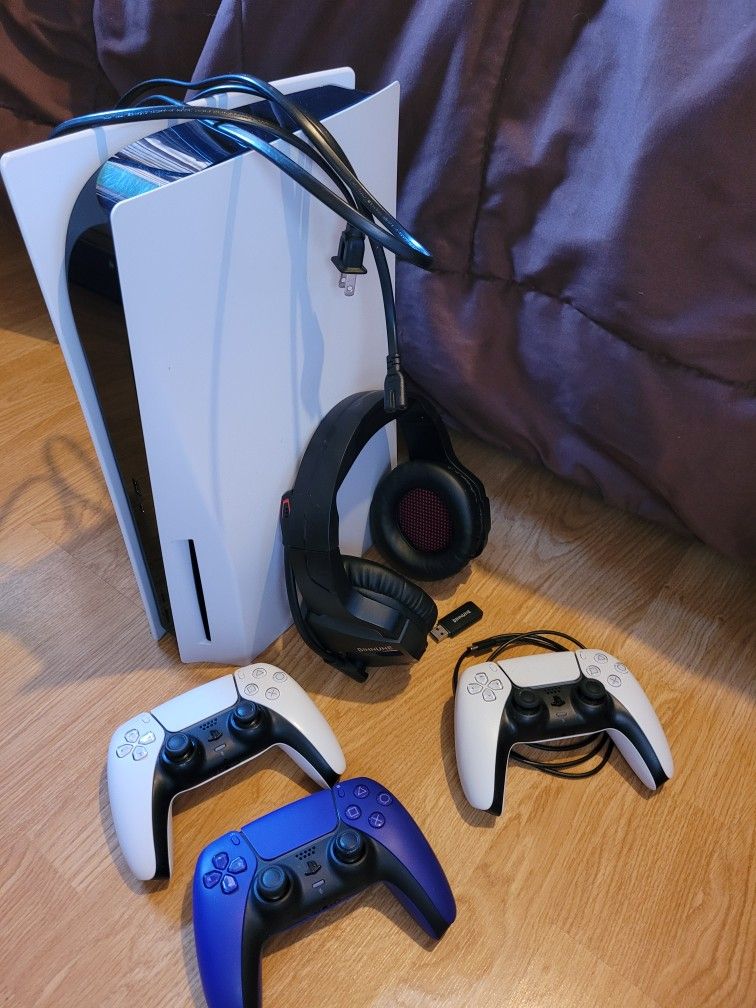 PS5 Disc w/ Controller(s) And Binnune Wireless Headphones