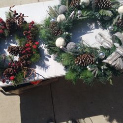 2 Chriatmas Wreaths 