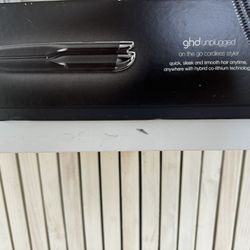 GHD Luxury Cordless Styler Colithium Made In France NEW