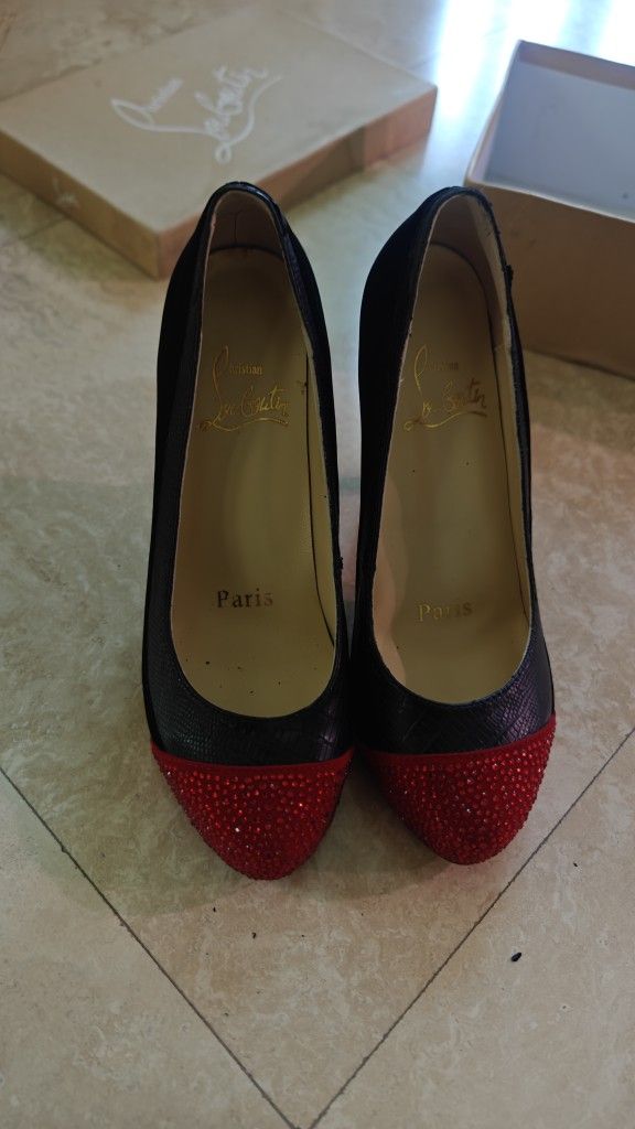 High heel Pump Size 6