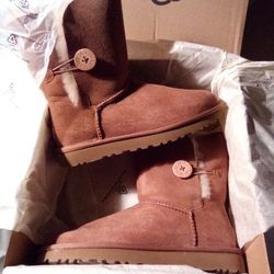 Women's UGG Boots 