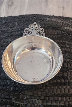 Antique Colonial Porringer Bowl. Rare. Own a  little piece of history.  Most likely made in the 18th Century but could be early 19th century. Very coo