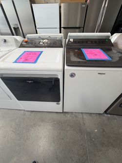 Whirlpool Washer and Dryer Set