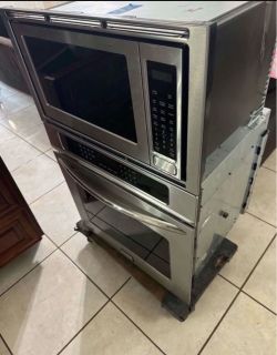 Frigidaire Gallery Oven & Microwave- Excellent Condition