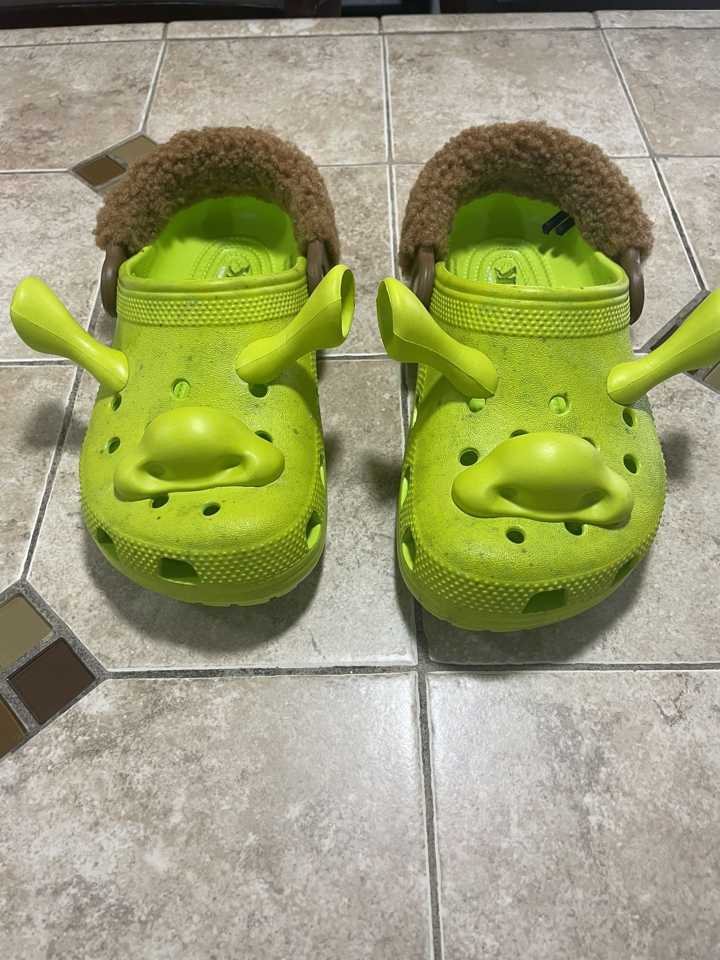 SHREK Kids Crocs Sz 1