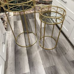 2 Gold Table 