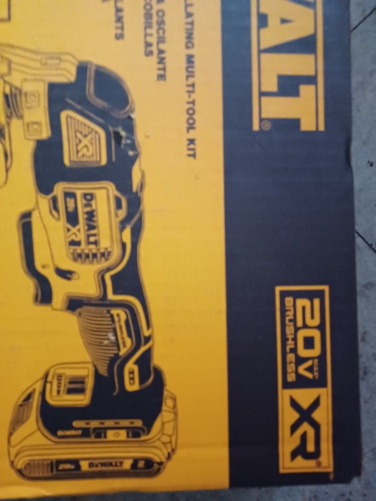 DeWalt Brushless 3 Speed Oscillating Multi-tool Kit