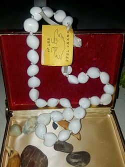 Kukui tree nut Lei