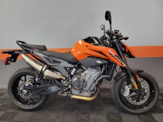 2024 KTM Duke 790