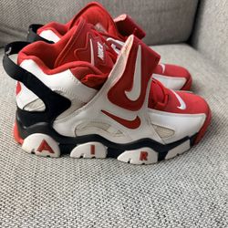 NIKE AIR RED BLACK AND WHITE 