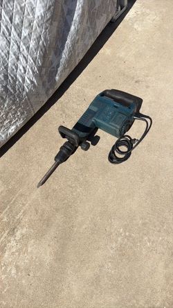 BOSCH ELECTRIC DEMOLITION HAMMER