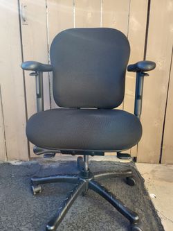 Knoll RPM office chair manufactured in October 2007