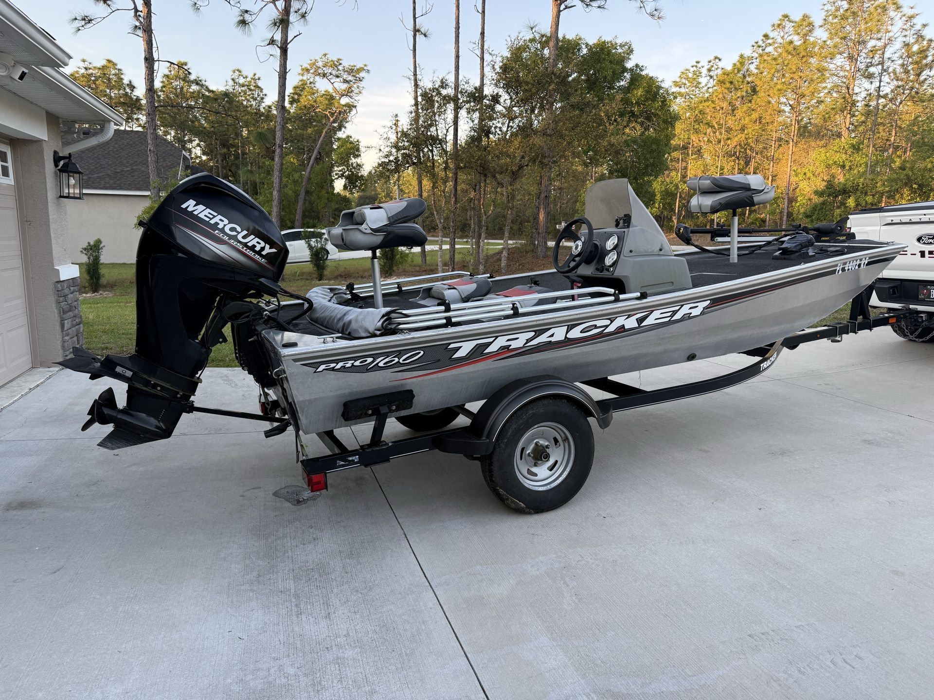 2016 Bass Tracker Pro160