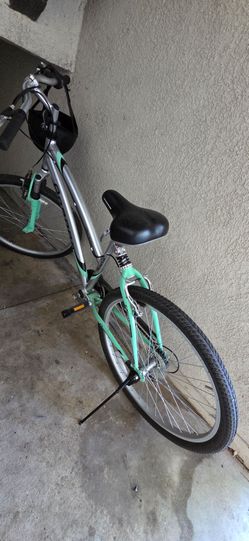 Girls bike