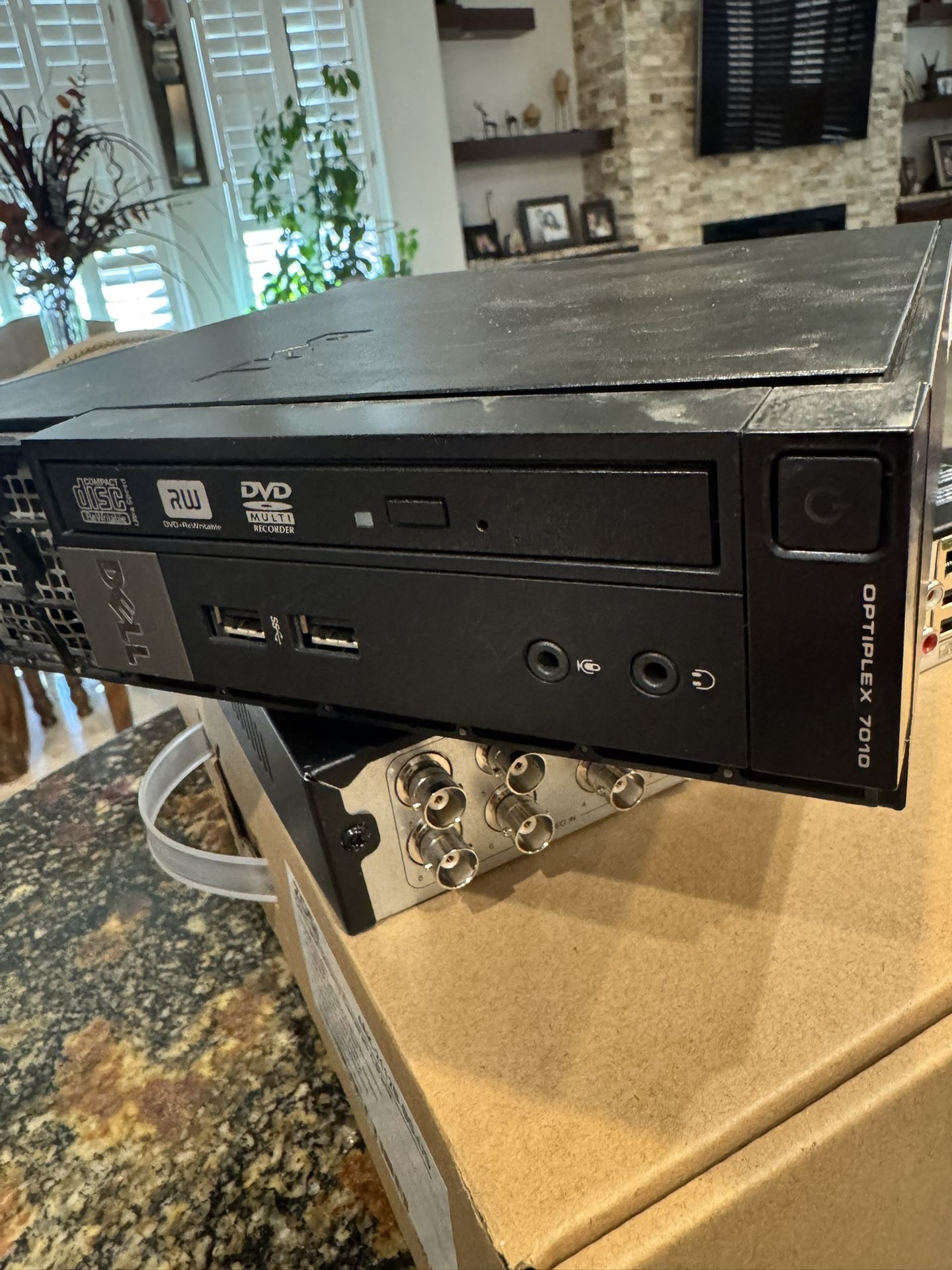 Dell Optiplex 7010 Desktop Computer
