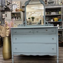 Antique Dresser & mirror 