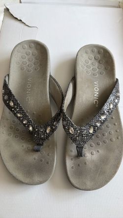 Vionic Grey Sandals Size 10