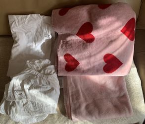 Girls Bedding Qty 4 Read Description P/up Sheepshead Bay Brooklyn NY 