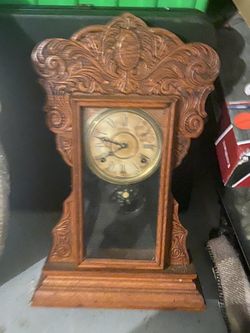 ANTIQUE WALL CLOCK