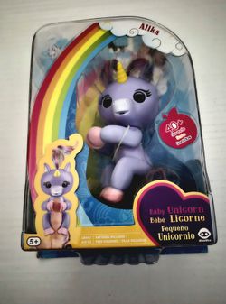Fingerlings Alika Baby Unicorn
