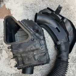 Cover  de filtro de aire y conducto de admisión…Air Cleaner Intake Filtre Box & Duck Hose 