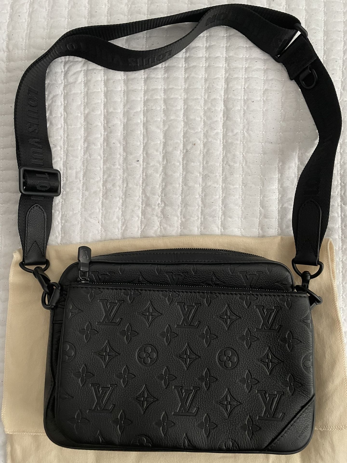 Louis Vuitton Trio Messenger Bag 