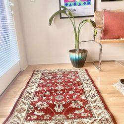 Kazmir Red Woven Yarn Rug (4x3.5 ft)
