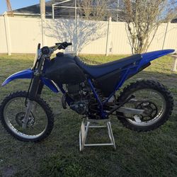 2004 Yahama TTR 225cc electric start 6 speed